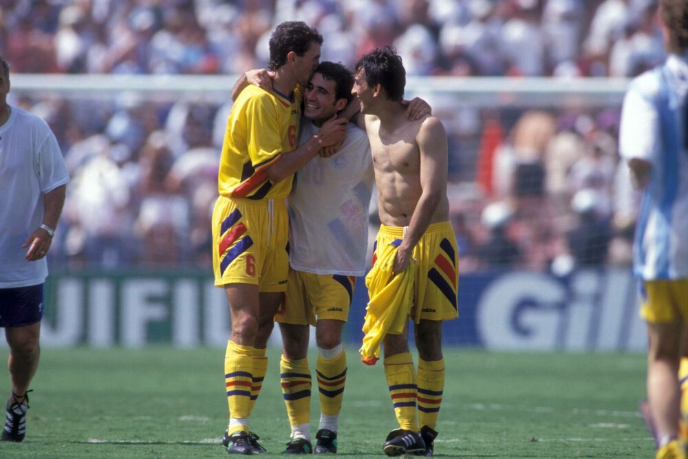 Gheorghe Hagi, „Regele fotbalului românesc”, a împlinit 60 de ani. Fotografii inedite din cariera sa. GALERIE FOTO - Imaginea 23