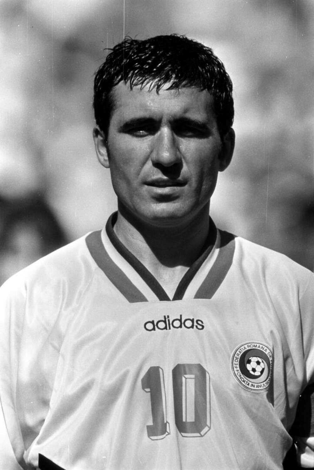 Gheorghe Hagi, „Regele fotbalului românesc”, a împlinit 60 de ani. Fotografii inedite din cariera sa. GALERIE FOTO - Imaginea 24