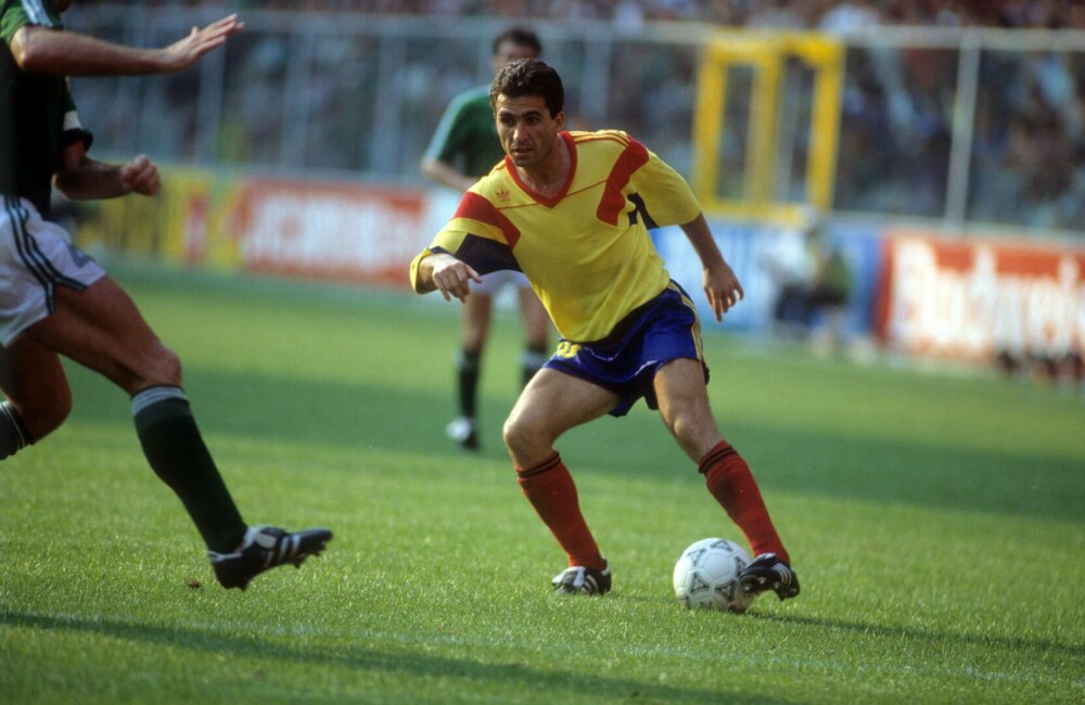 Gheorghe Hagi, „Regele fotbalului românesc”, a împlinit 60 de ani. Fotografii inedite din cariera sa. GALERIE FOTO - Imaginea 37