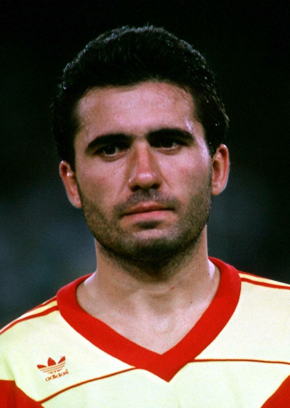 Gheorghe Hagi, „Regele fotbalului românesc”, a împlinit 60 de ani. Fotografii inedite din cariera sa. GALERIE FOTO - Imaginea 38