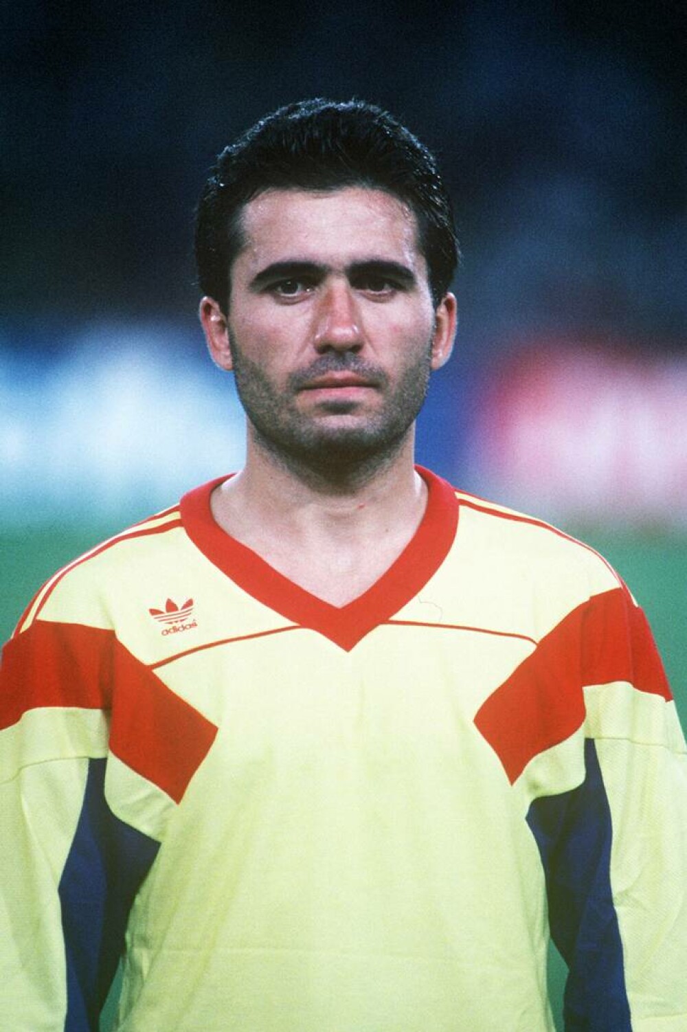 Gheorghe Hagi, „Regele fotbalului românesc”, a împlinit 60 de ani. Fotografii inedite din cariera sa. GALERIE FOTO - Imaginea 39