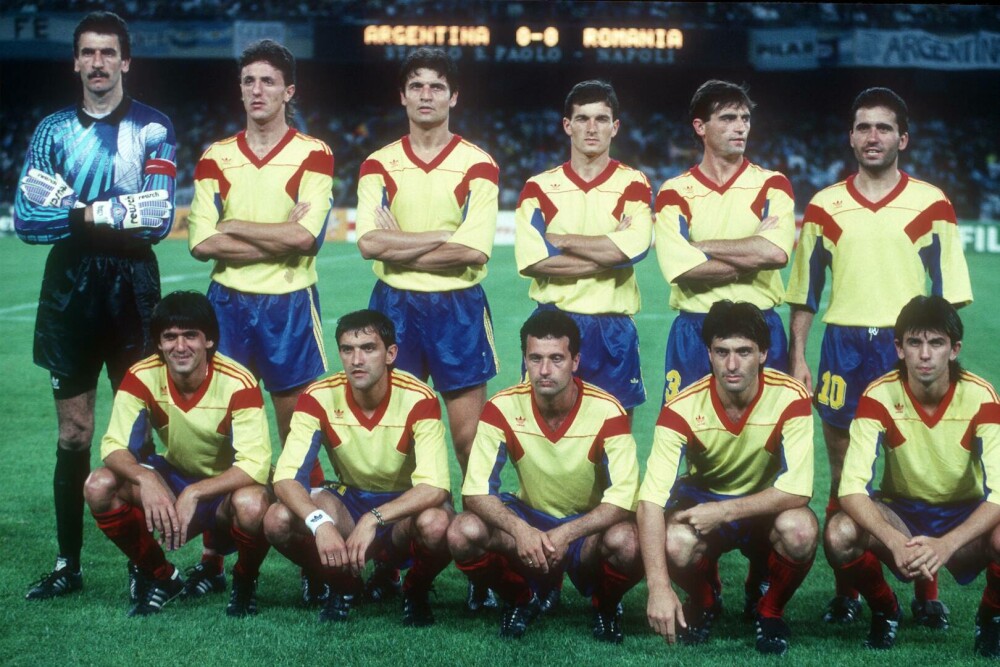 Gheorghe Hagi, „Regele fotbalului românesc”, a împlinit 60 de ani. Fotografii inedite din cariera sa. GALERIE FOTO - Imaginea 41