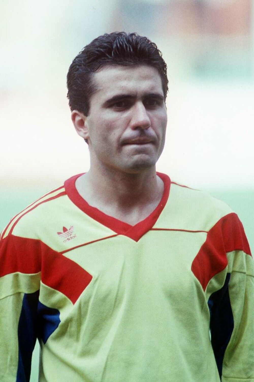 Gheorghe Hagi, „Regele fotbalului românesc”, a împlinit 60 de ani. Fotografii inedite din cariera sa. GALERIE FOTO - Imaginea 50