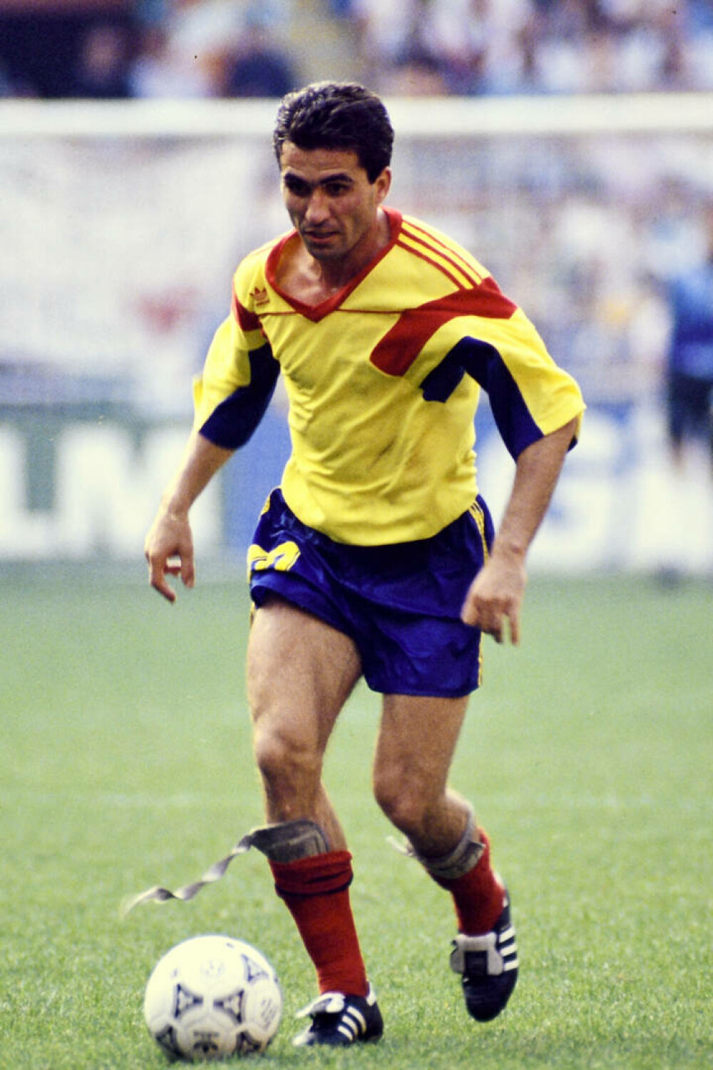 Gheorghe Hagi, „Regele fotbalului românesc”, a împlinit 60 de ani. Fotografii inedite din cariera sa. GALERIE FOTO - Imaginea 55