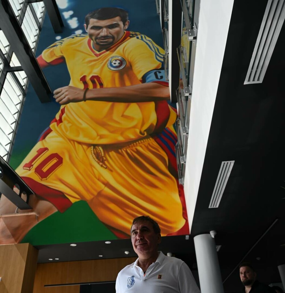 Gheorghe Hagi, „Regele fotbalului românesc”, a împlinit 60 de ani. Fotografii inedite din cariera sa. GALERIE FOTO - Imaginea 59