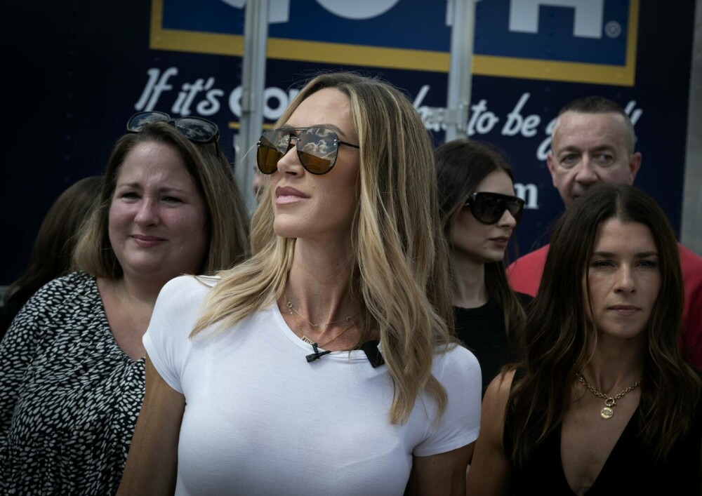 Nora lui Donald Trump, Lara Trump, va prezenta o emisiune de weekend la Fox News - Imaginea 6