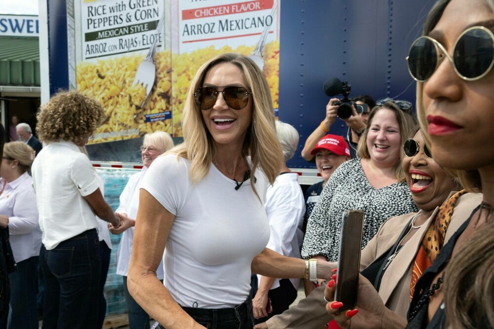 Nora lui Donald Trump, Lara Trump, va prezenta o emisiune de weekend la Fox News - Imaginea 9