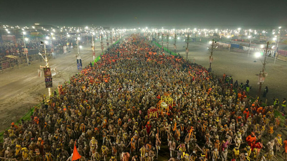 Peste 420 de milioane de credincioşi hinduşi au participat la cea mai mare adunare religioasă din lume. GALERIE FOTO - Imaginea 31
