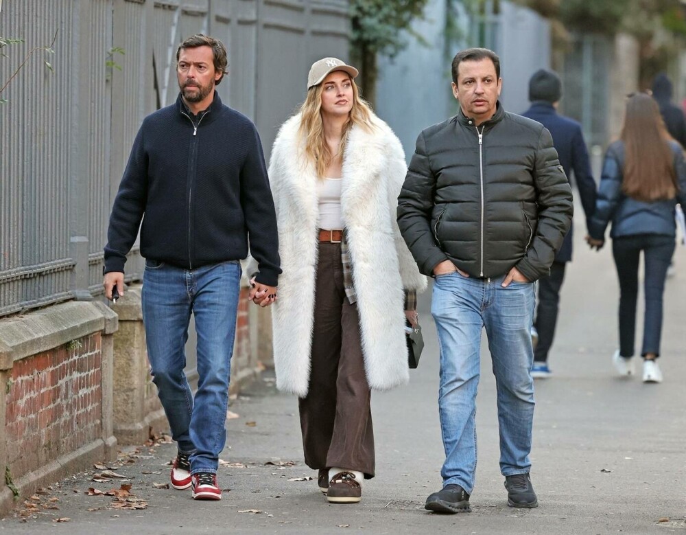 Chiara Ferragni, surprinsă în Milano alături de noul ei partener de viață la câteva luni după despărțirea de Fedez. FOTO - Imaginea 3