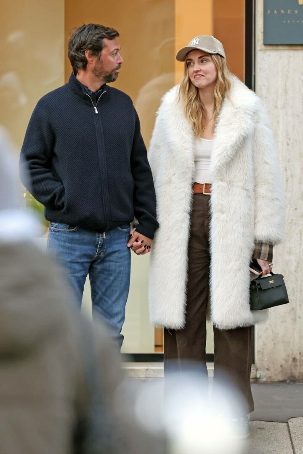 Chiara Ferragni, surprinsă în Milano alături de noul ei partener de viață la câteva luni după despărțirea de Fedez. FOTO - Imaginea 7