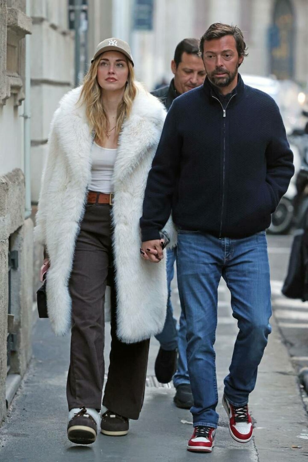 Chiara Ferragni, surprinsă în Milano alături de noul ei partener de viață la câteva luni după despărțirea de Fedez. FOTO - Imaginea 8