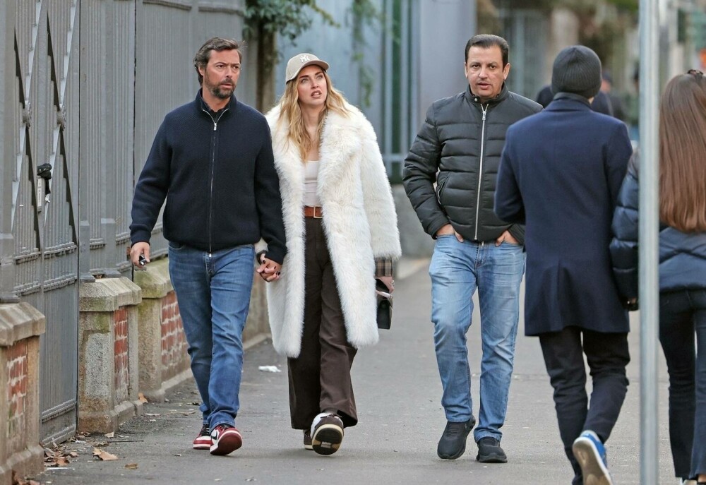 Chiara Ferragni, surprinsă în Milano alături de noul ei partener de viață la câteva luni după despărțirea de Fedez. FOTO - Imaginea 10