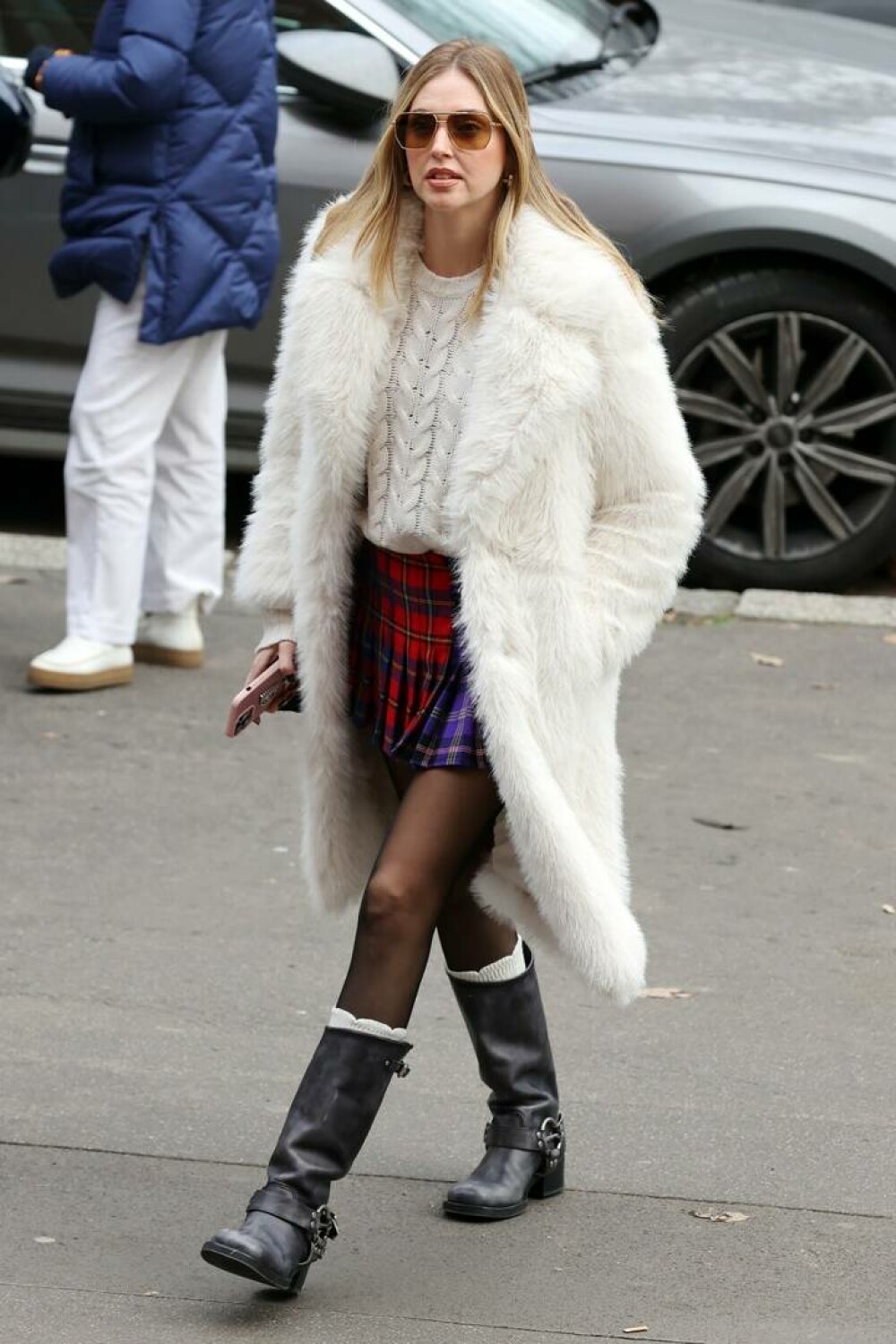 Chiara Ferragni, surprinsă în Milano alături de noul ei partener de viață la câteva luni după despărțirea de Fedez. FOTO - Imaginea 16