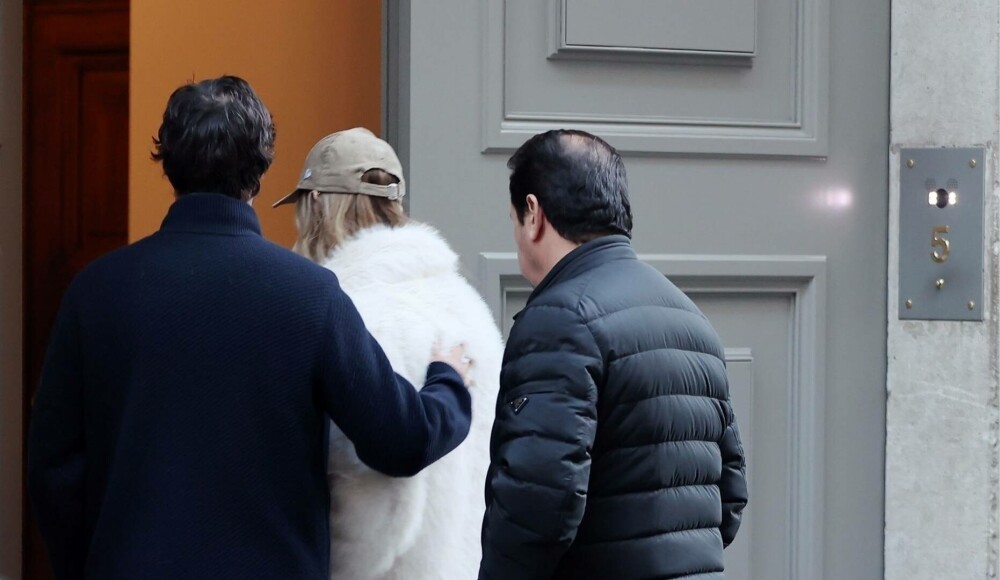 Chiara Ferragni, surprinsă în Milano alături de noul ei partener de viață la câteva luni după despărțirea de Fedez. FOTO - Imaginea 21