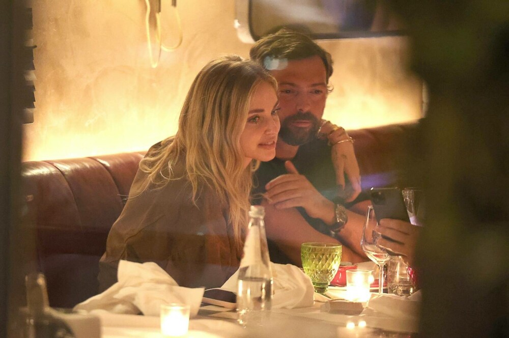 Chiara Ferragni, surprinsă în Milano alături de noul ei partener de viață la câteva luni după despărțirea de Fedez. FOTO - Imaginea 27