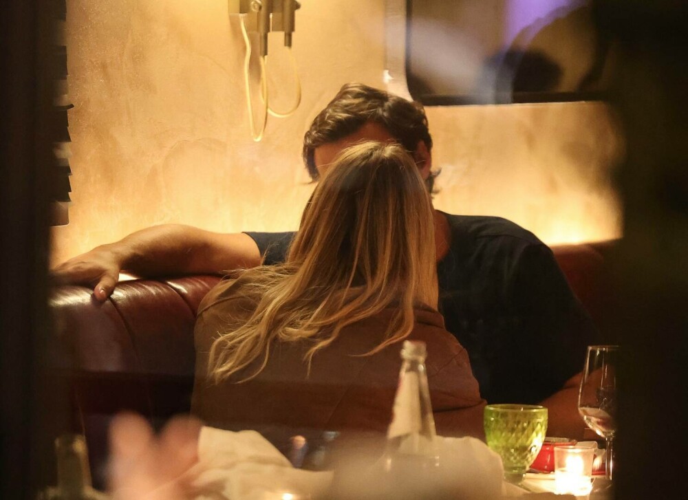 Chiara Ferragni, surprinsă în Milano alături de noul ei partener de viață la câteva luni după despărțirea de Fedez. FOTO - Imaginea 28