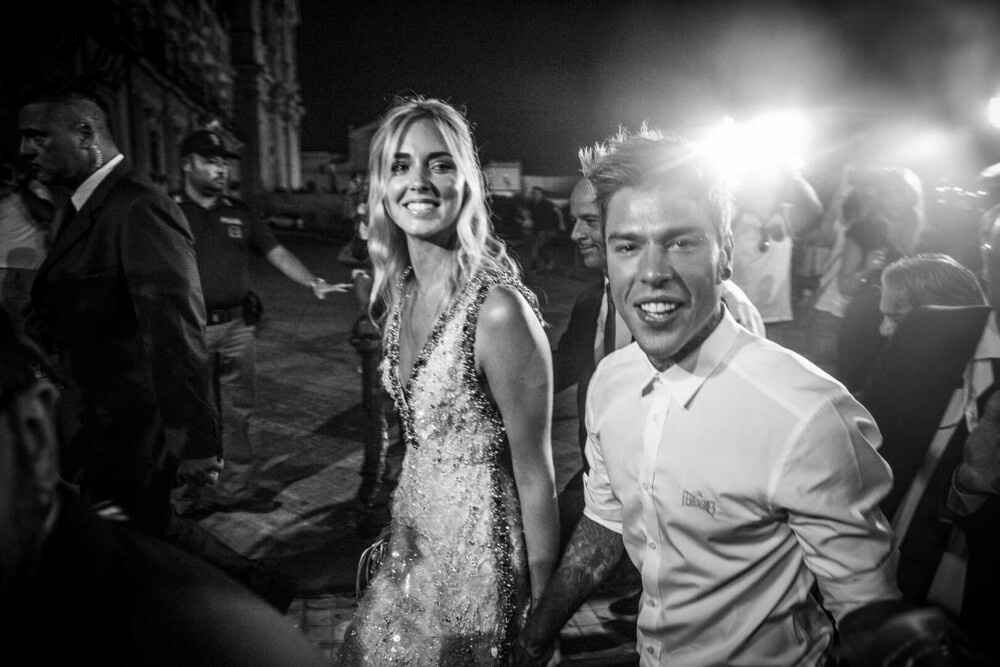 Chiara Ferragni, surprinsă în Milano alături de noul ei partener de viață la câteva luni după despărțirea de Fedez. FOTO - Imaginea 36