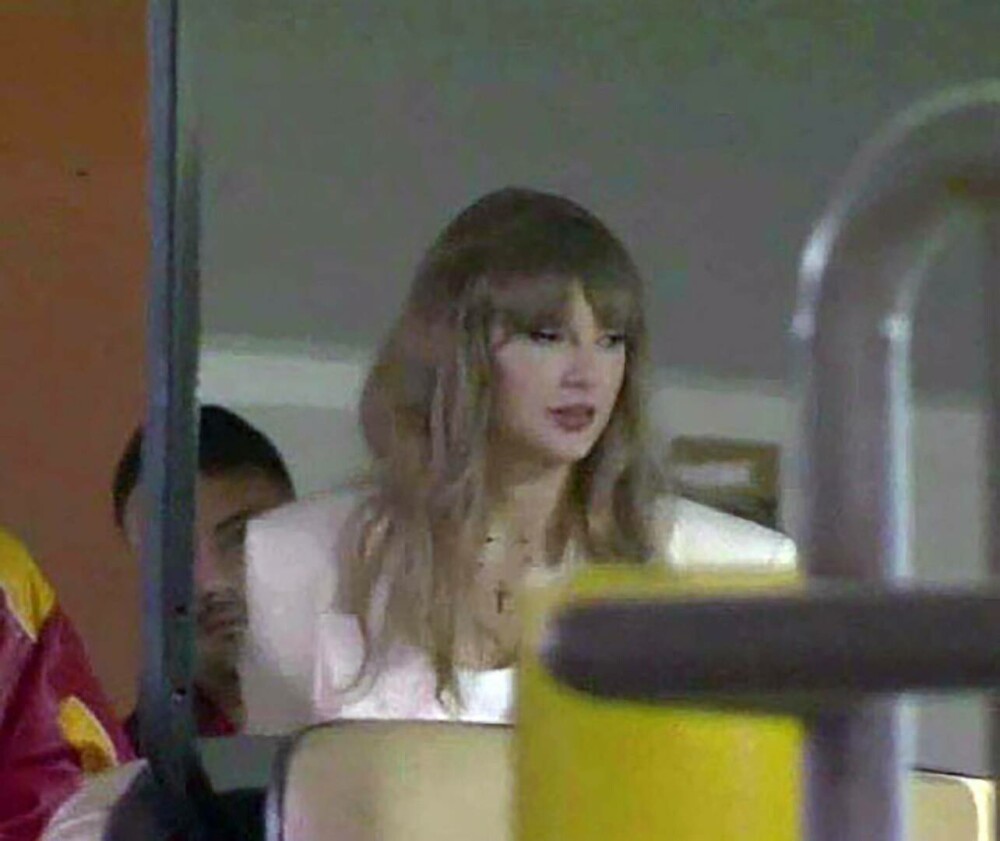 Taylor Swift, Jay-Z, Adam Sandler, Lionel Messi şi Bradley Cooper, printre celebrităţile prezente la Super Bowl 2025. FOTO - Imaginea 8
