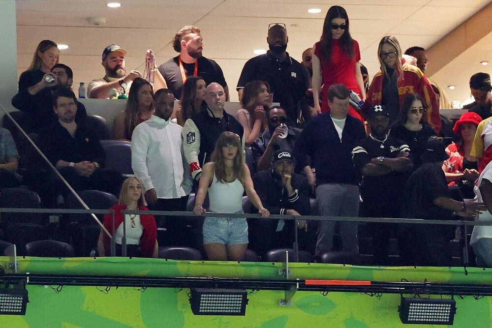 Taylor Swift, Jay-Z, Adam Sandler, Lionel Messi şi Bradley Cooper, printre celebrităţile prezente la Super Bowl 2025. FOTO - Imaginea 10