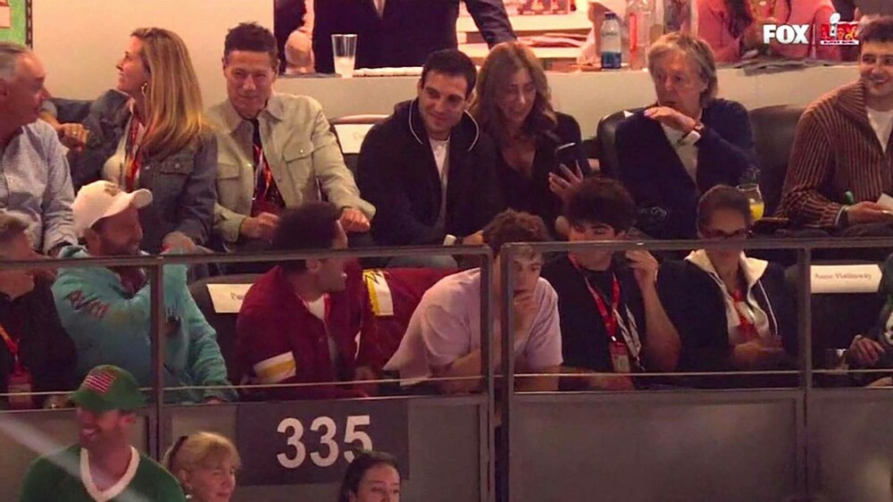 Taylor Swift, Jay-Z, Adam Sandler, Lionel Messi şi Bradley Cooper, printre celebrităţile prezente la Super Bowl 2025. FOTO - Imaginea 14