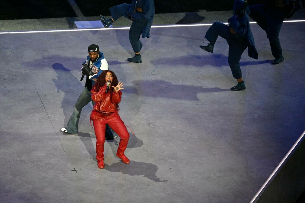 Kendrick Lamar, criticat pentru spectacolul de la Super Bowl 2025. „Cel mai prost show de la pauza meciului” - Imaginea 13