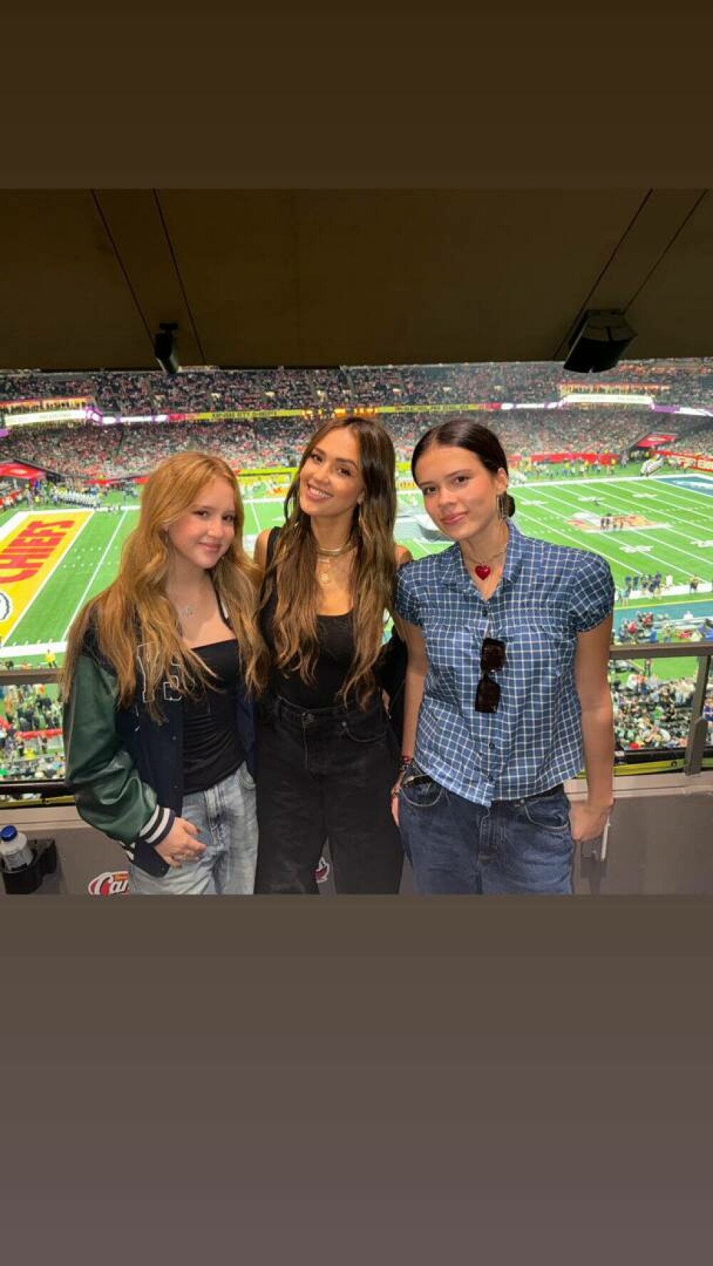 Jessica Alba, apariție inedită la Super Bowl 2025 alături de fiicele sale la scurt timp după despărțirea de Cash Warren. FOTO - Imaginea 3
