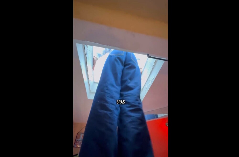 VIDEO cu locuința de 9 metri pătrați închiriată de o tânără în Paris. Din pat iese direct pe acoperiș - Imaginea 4