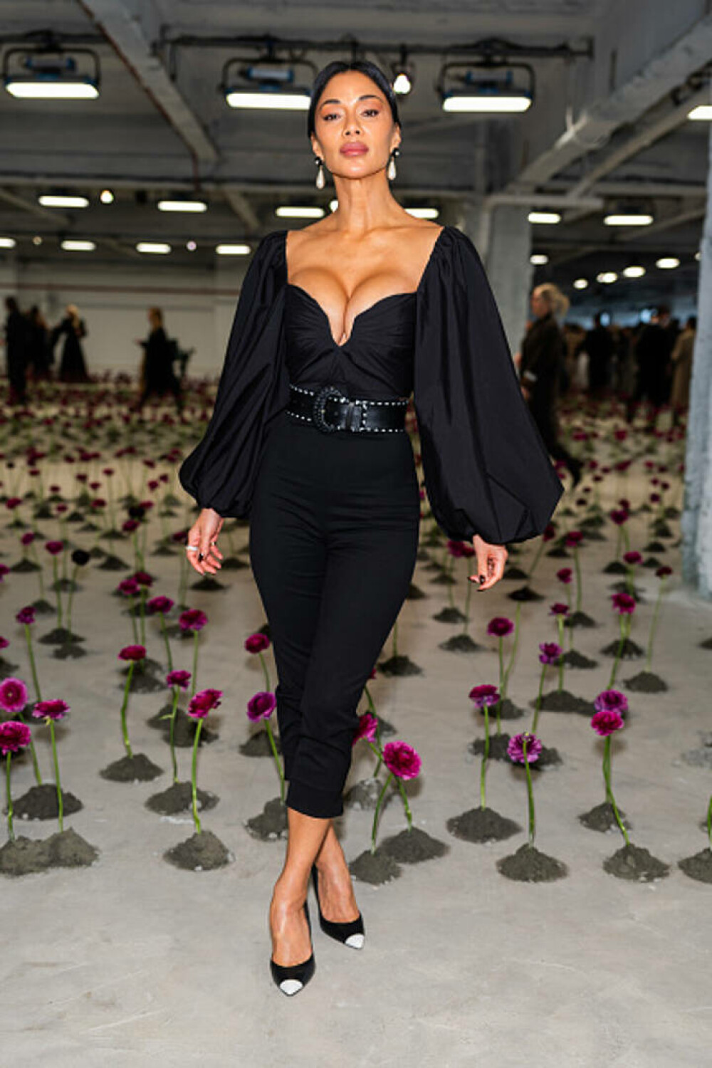 Nicole Scherzinger, apariție îndrăzneață la New York Fashion Week. Decolteul ei a atras toate privirile. GALERIE FOTO - Imaginea 2