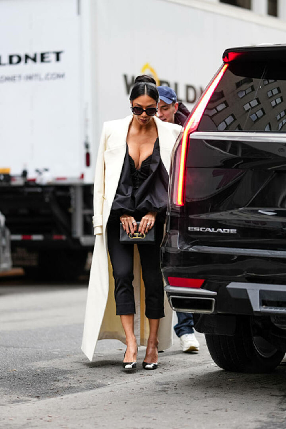 Nicole Scherzinger, apariție îndrăzneață la New York Fashion Week. Decolteul ei a atras toate privirile. GALERIE FOTO - Imaginea 9