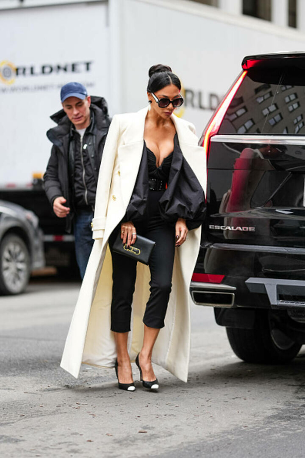 Nicole Scherzinger, apariție îndrăzneață la New York Fashion Week. Decolteul ei a atras toate privirile. GALERIE FOTO - Imaginea 11