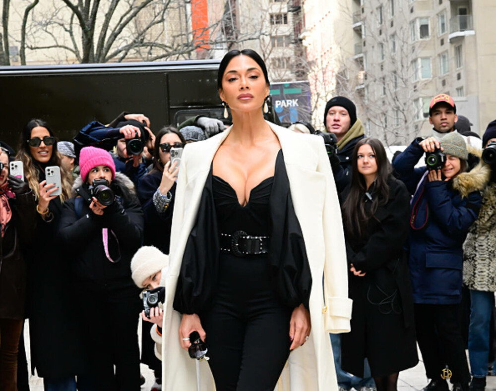 Nicole Scherzinger, apariție îndrăzneață la New York Fashion Week. Decolteul ei a atras toate privirile. GALERIE FOTO - Imaginea 22
