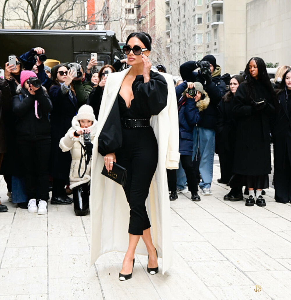 Nicole Scherzinger, apariție îndrăzneață la New York Fashion Week. Decolteul ei a atras toate privirile. GALERIE FOTO - Imaginea 26