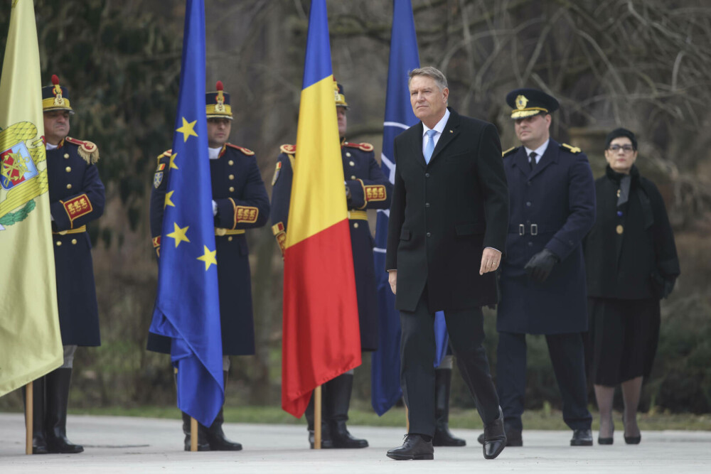 VIDEO. Klaus Iohannis a plecat de la Cotroceni, după ce i-a predat mandatul lui llie Bolojan: ”Să aveți grijă de România” - Imaginea 9