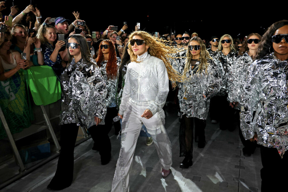 Shakira și-a lansat la Rio de Janeiro primul turneu mondial din ultimii șapte ani. Imagini spectaculoase cu artista. FOTO - Imaginea 20