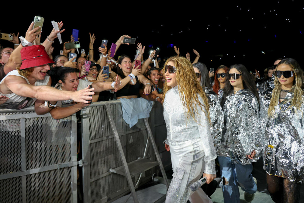 Shakira și-a lansat la Rio de Janeiro primul turneu mondial din ultimii șapte ani. Imagini spectaculoase cu artista. FOTO - Imaginea 23