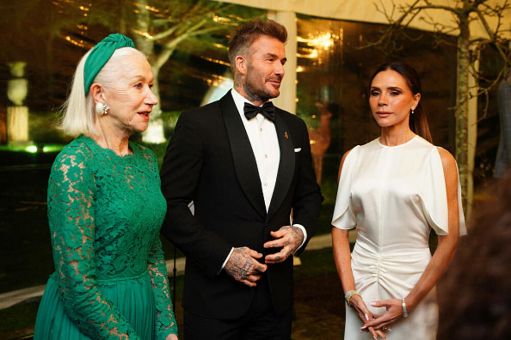 Victoria Beckham și-a surprins fanii cu o schimbare de look. Imaginile postate pe Instagram. FOTO - Imaginea 8