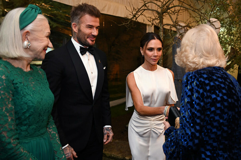 Victoria Beckham și-a surprins fanii cu o schimbare de look. Imaginile postate pe Instagram. FOTO - Imaginea 5