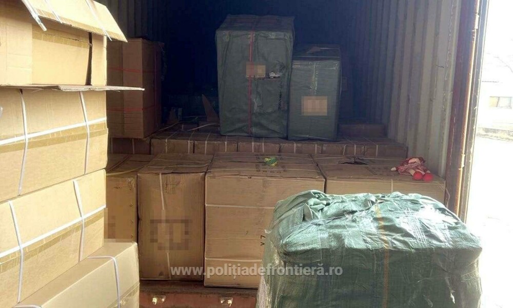 Poliţiştii de frontieră au făcut o descoperire de peste 400.000 de euro în Portul Constanţa într-un container sosit din China - Imaginea 1
