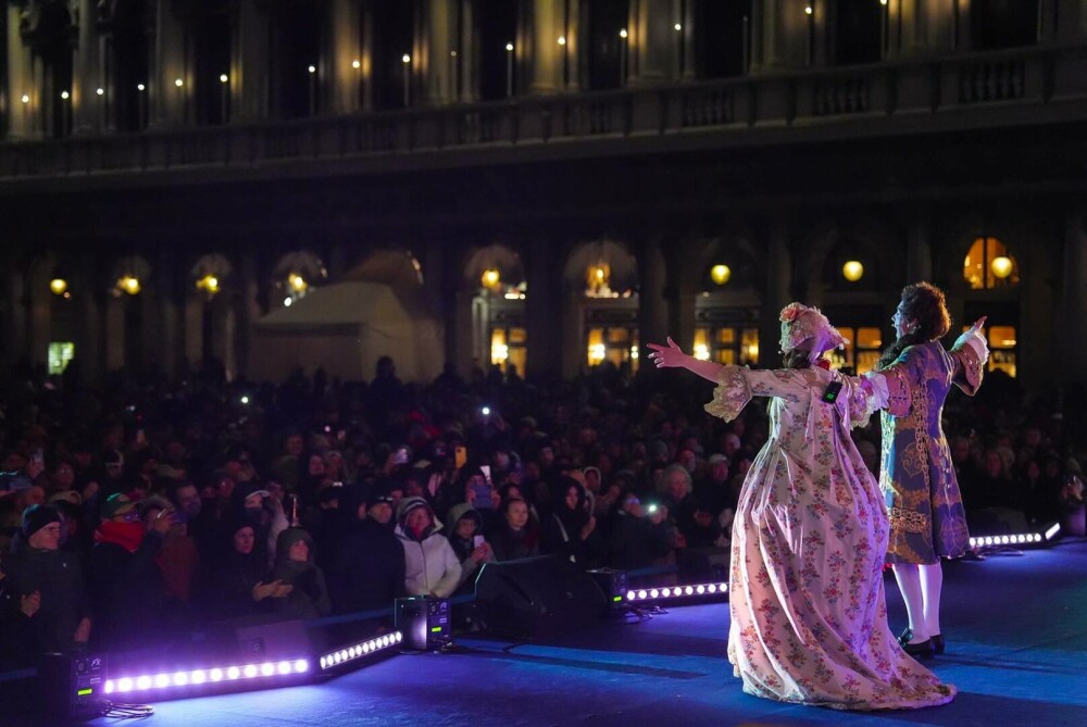 A început Carnavalul de la Veneția 2025, unul dintre cele mai spectaculoase evenimente din lume. GALERIE FOTO - Imaginea 7
