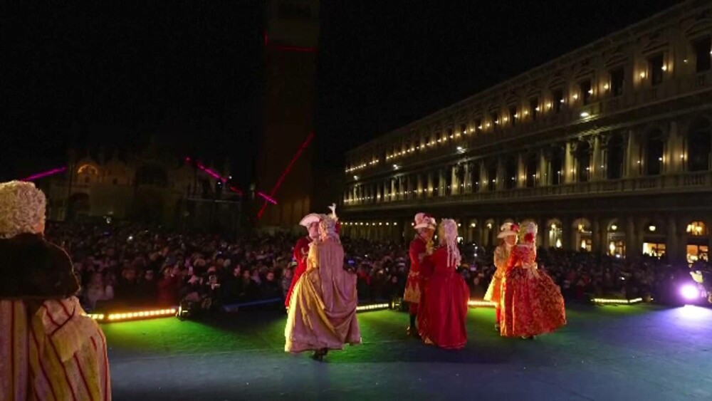 A început Carnavalul de la Veneția 2025, unul dintre cele mai spectaculoase evenimente din lume. GALERIE FOTO - Imaginea 14