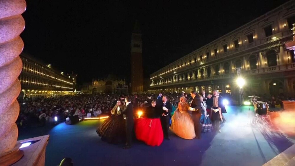 A început Carnavalul de la Veneția 2025, unul dintre cele mai spectaculoase evenimente din lume. GALERIE FOTO - Imaginea 15