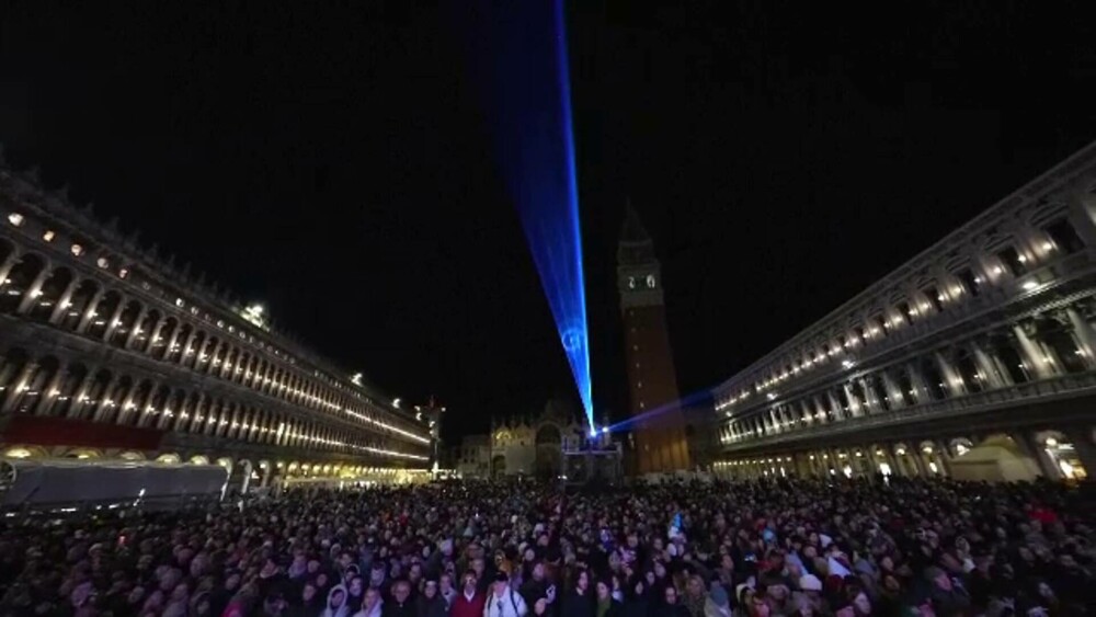 A început Carnavalul de la Veneția 2025, unul dintre cele mai spectaculoase evenimente din lume. GALERIE FOTO - Imaginea 16