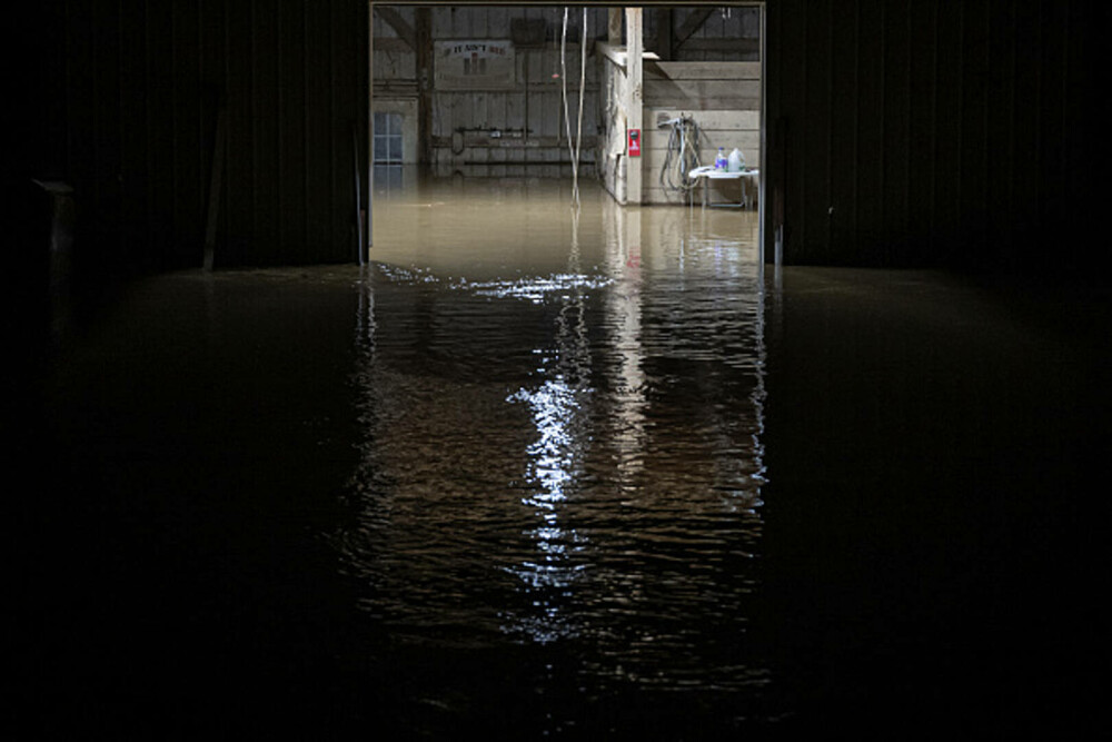 Bilanţul victimelor inundaţiilor în estul SUA creşte la 13 morţi. Mai multe persoane, date dispărute - Imaginea 2