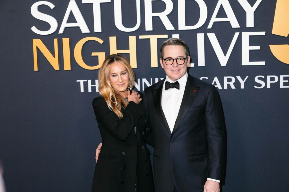 Sarah Jessica Parker, apariție inedită la un eveniment monden. Ținuta specială aleasă de actrița de 59 de ani. GALERIE FOTO - Imaginea 1