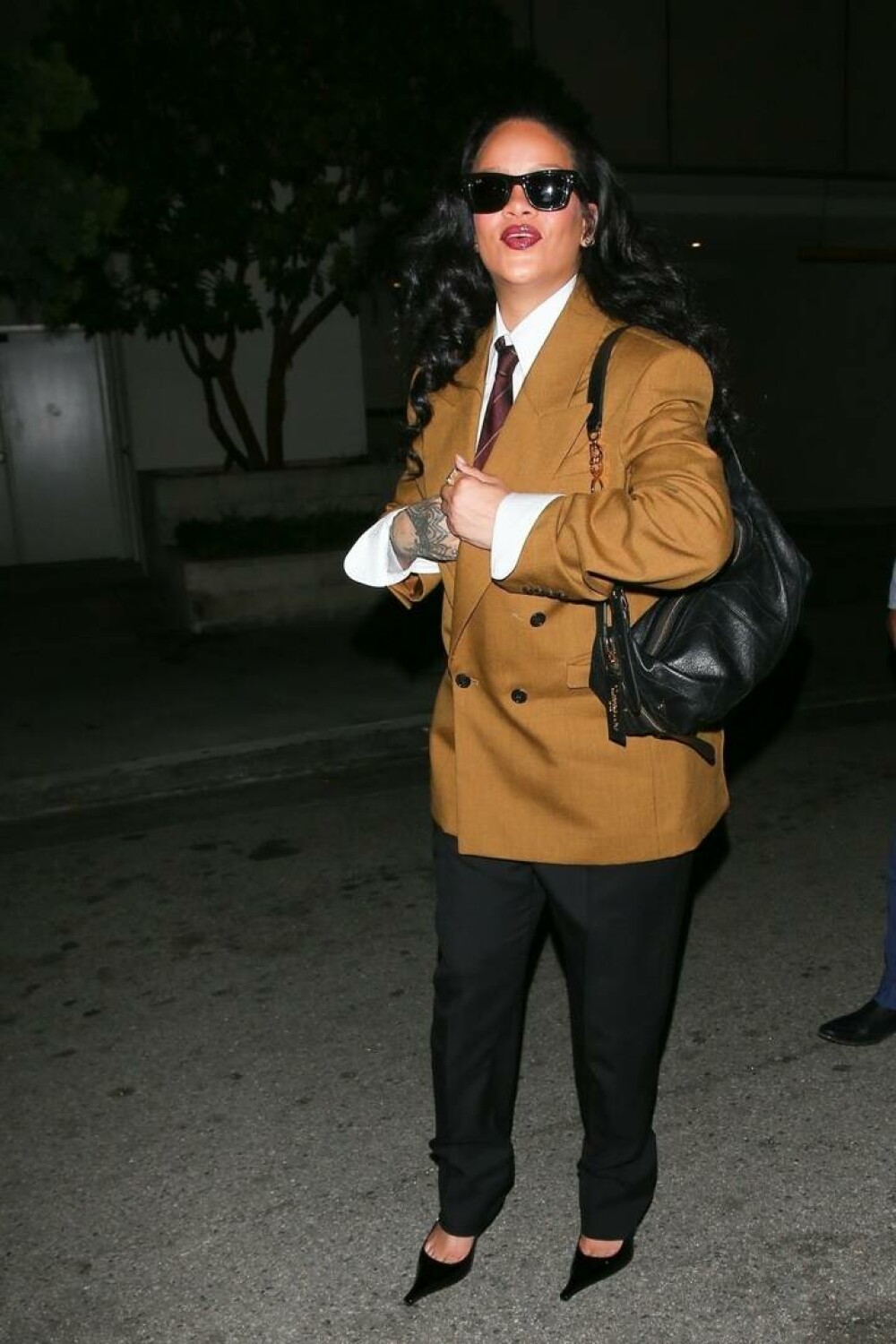 Rihanna și ASAP Rocky, apariție relaxată în California de ziua artistei. Vedeta a împlinit 37 de ani. FOTO - Imaginea 10