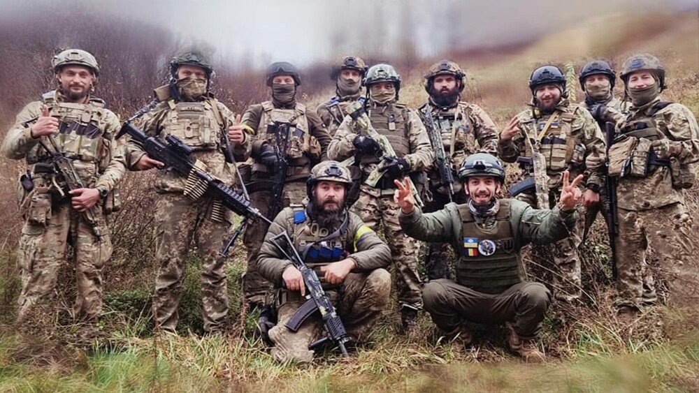 Românul decorat de Zelenski, la 3 ani de la invazia rusă. ”Ucraina menţine speranţa vie şi stă în picioare cu demnitate” - Imaginea 3