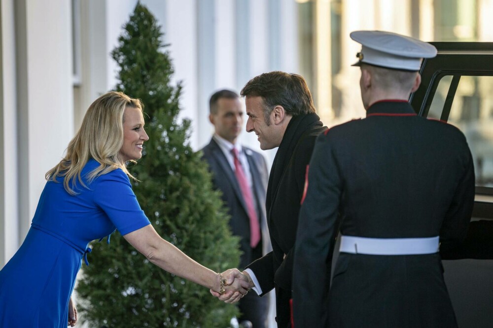Macron a sosit la Casa Albă pentru a discuta cu Trump despre Ucraina. Preşedintele francez nu a fost întâmpinat de gazda sa - Imaginea 2