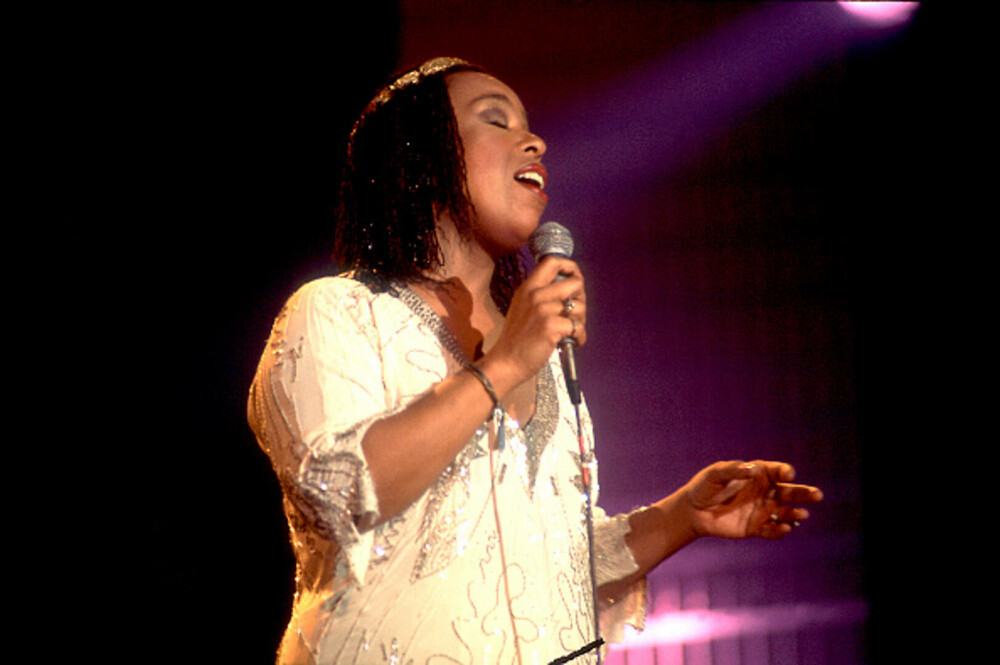 Cântăreaţa Roberta Flack a murit. Artista R&B celebră pentru hitul „Killing me softly with his song” avea 88 de ani - Imaginea 9