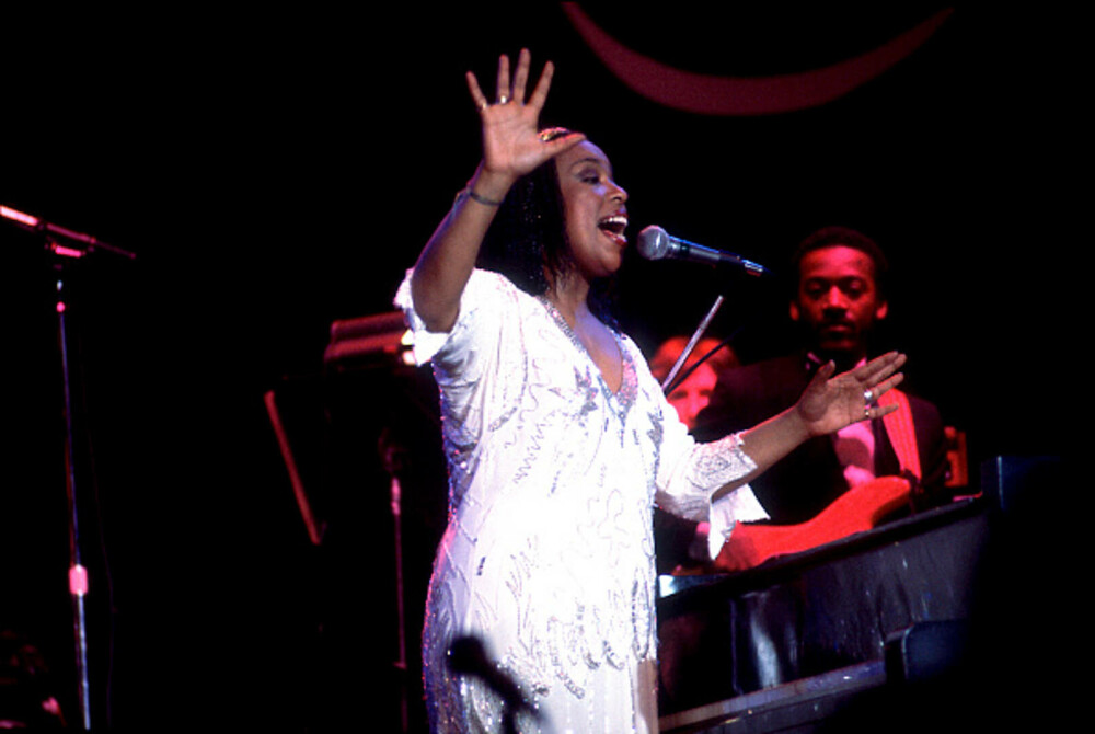 Cântăreaţa Roberta Flack a murit. Artista R&B celebră pentru hitul „Killing me softly with his song” avea 88 de ani - Imaginea 13