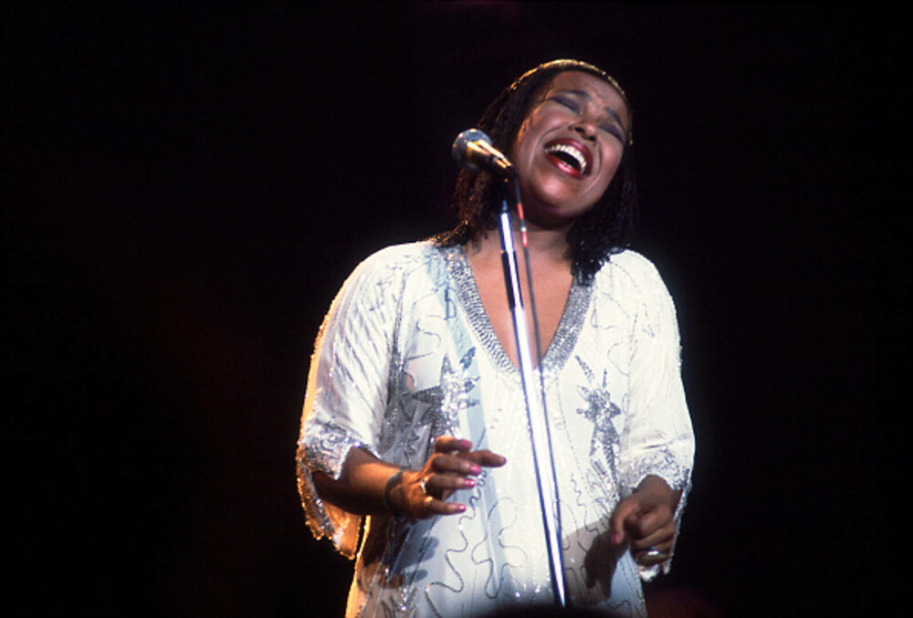 Cântăreaţa Roberta Flack a murit. Artista R&B celebră pentru hitul „Killing me softly with his song” avea 88 de ani - Imaginea 14